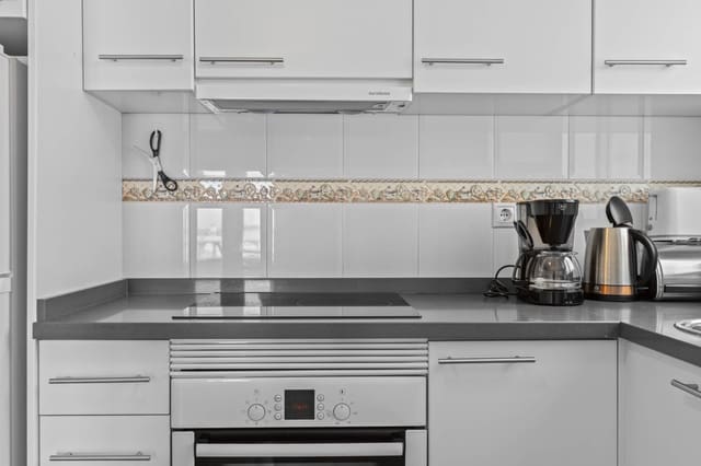 1 makuuhuone Kattohuoneisto myytävänä paikassa Torrevieja mukana uima-altaan - 127 500 € (Ref: 9033447)