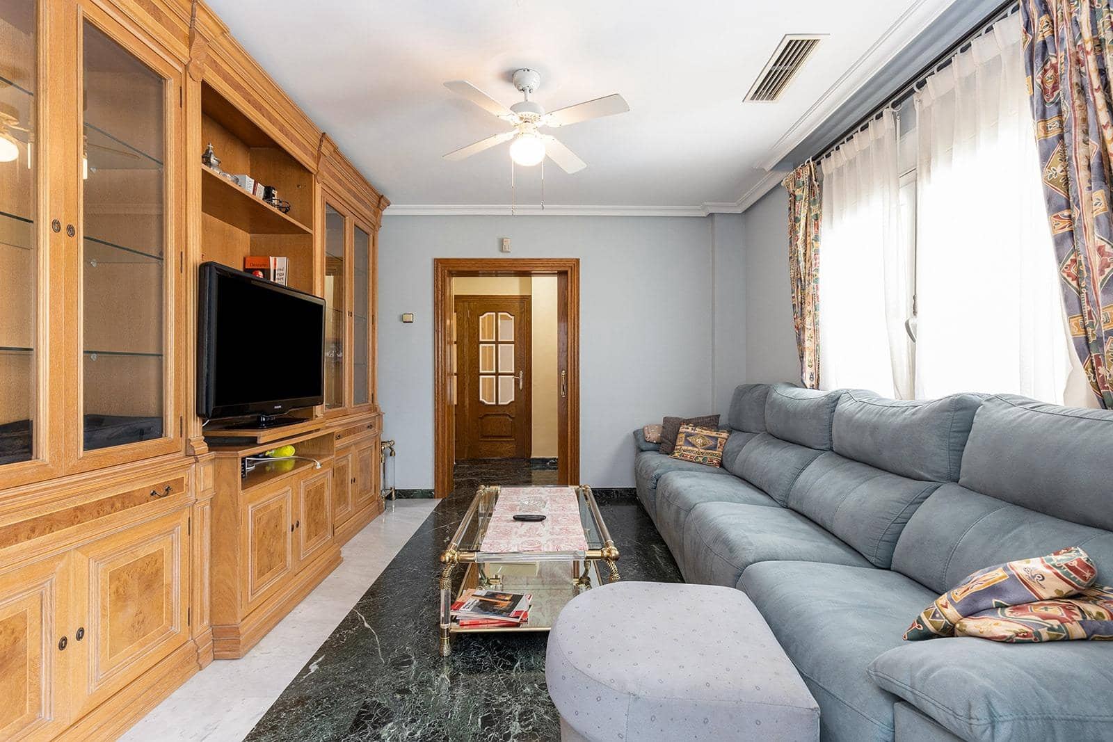 5 sypialnia Willa na sprzedaż w Torrevieja z basenem garażem - 780 000 € (Ref: 9036958)