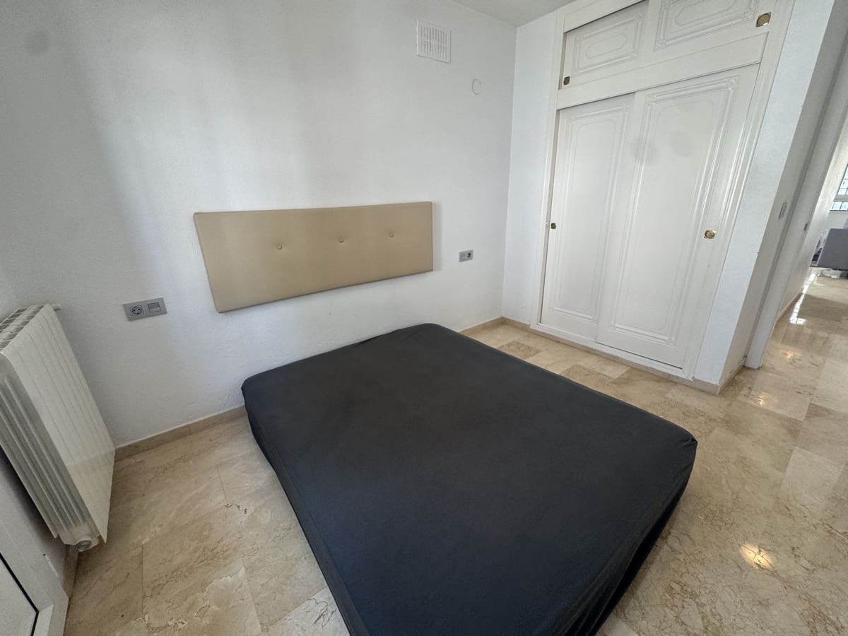 3 quarto Moradia para venda em Villamartin com piscina - 349 900 € (Ref: 9043799)