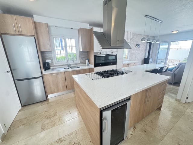 3 quarto Moradia para venda em Villamartin, Orihuela com piscina - 349 900 € (Ref: 9043799)