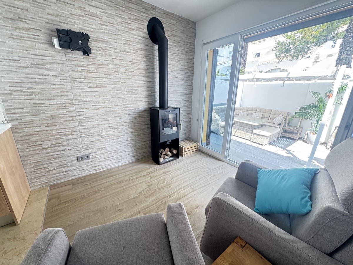 3 quarto Moradia para venda em Villamartin com piscina - 349 900 € (Ref: 9043799)