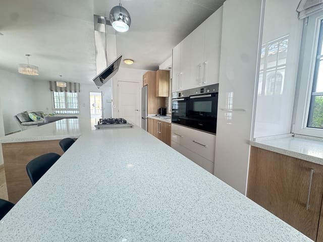 3 quarto Moradia para venda em Villamartin, Orihuela com piscina - 349 900 € (Ref: 9043799)