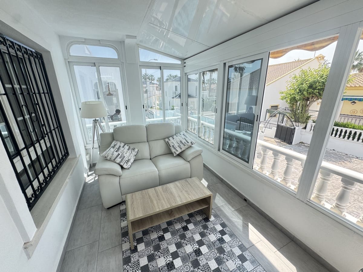 3 quarto Moradia para venda em Villamartin com piscina - 349 900 € (Ref: 9043799)