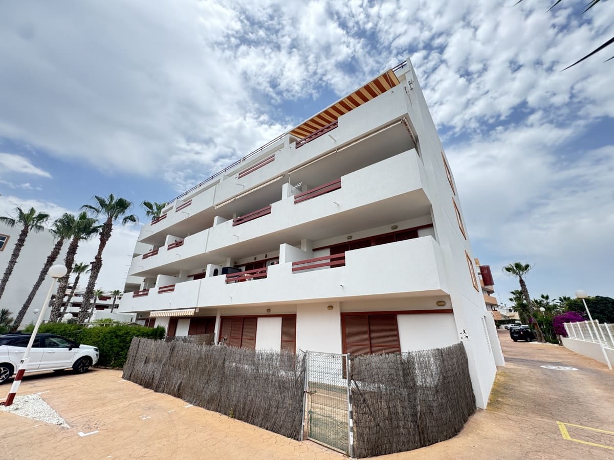 2 Zimmer Apartment zu verkaufen in Playa Flamenca mit Pool - 169.995 € (Ref: 9053667)