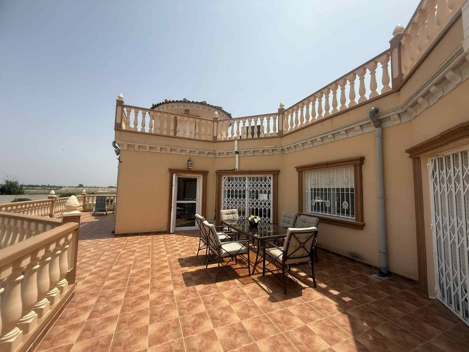 6 soveværelse Semi-Rækkehus til salg i Almoradi med swimmingpool garage - € 850.000 (Ref: 9063448)