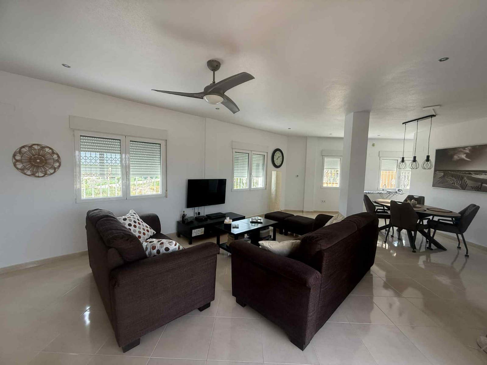 6 soveværelse Semi-Rækkehus til salg i Almoradi med swimmingpool garage - € 850.000 (Ref: 9063448)