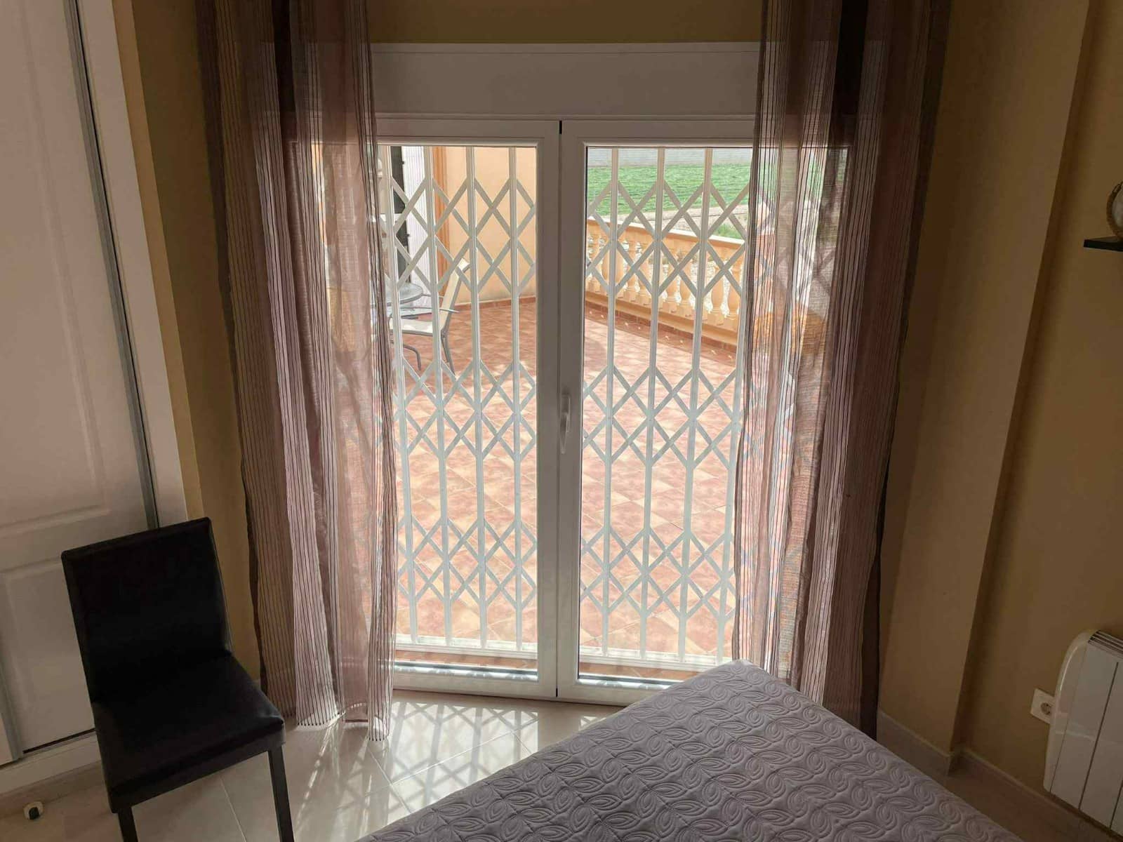 6 soveværelse Semi-Rækkehus til salg i Almoradi med swimmingpool garage - € 850.000 (Ref: 9063448)