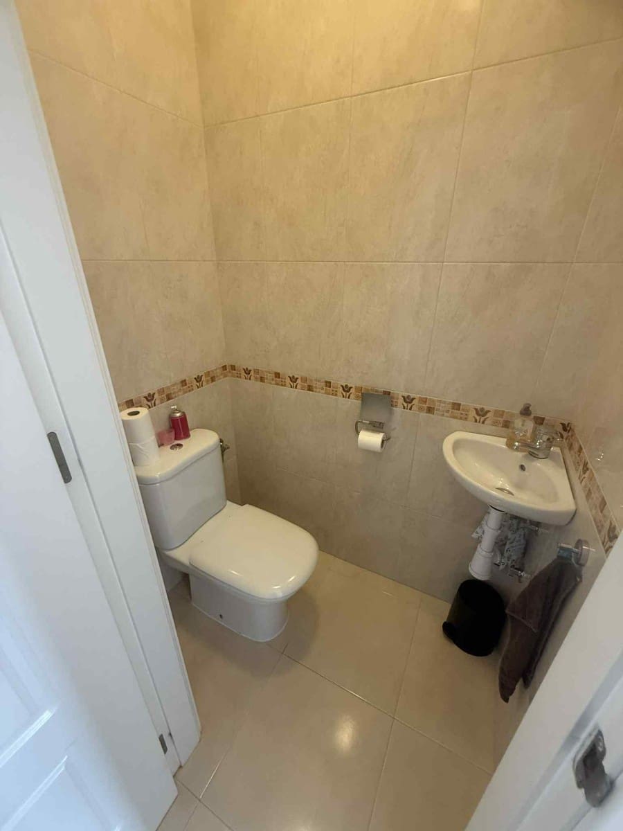 6 soveværelse Semi-Rækkehus til salg i Almoradi med swimmingpool garage - € 850.000 (Ref: 9063448)