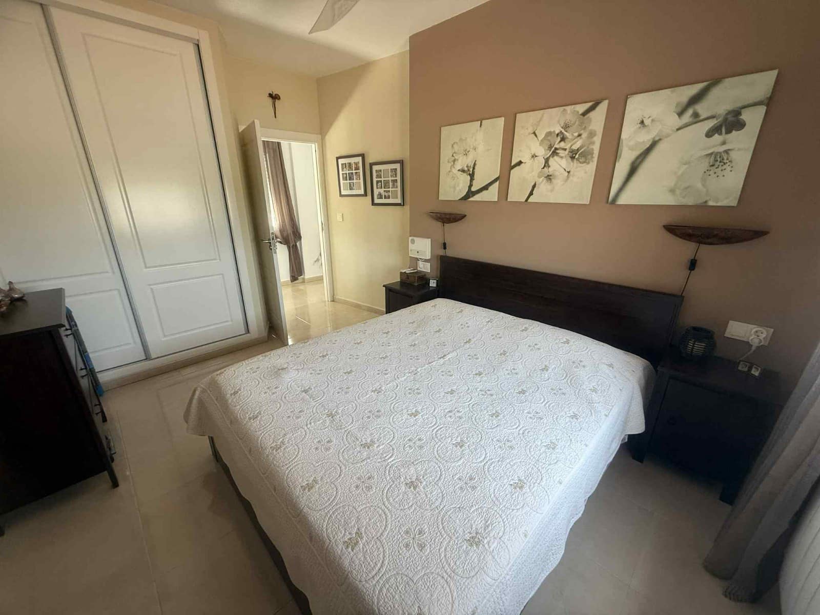 6 soveværelse Semi-Rækkehus til salg i Almoradi med swimmingpool garage - € 850.000 (Ref: 9063448)