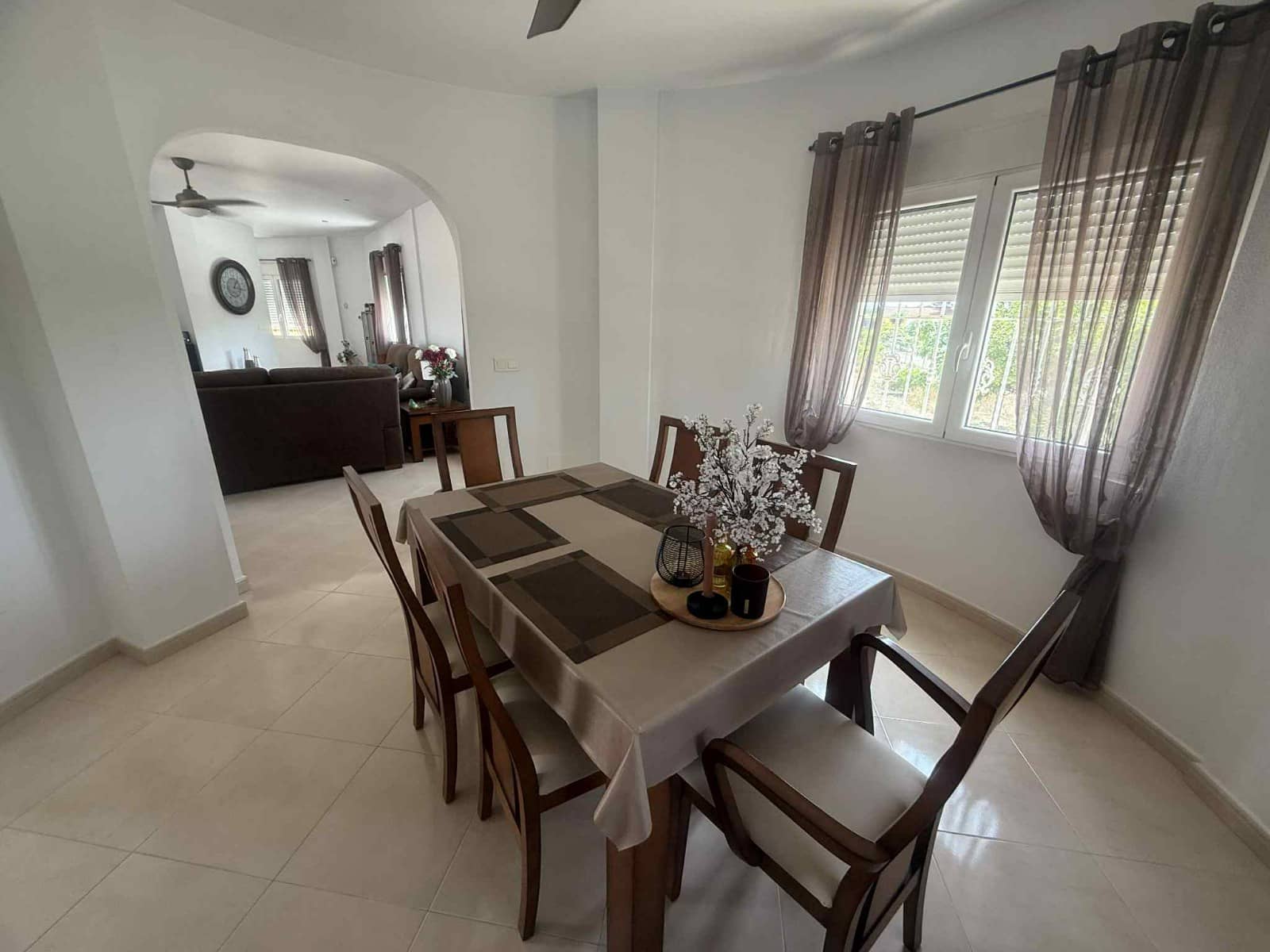 6 soveværelse Semi-Rækkehus til salg i Almoradi med swimmingpool garage - € 850.000 (Ref: 9063448)