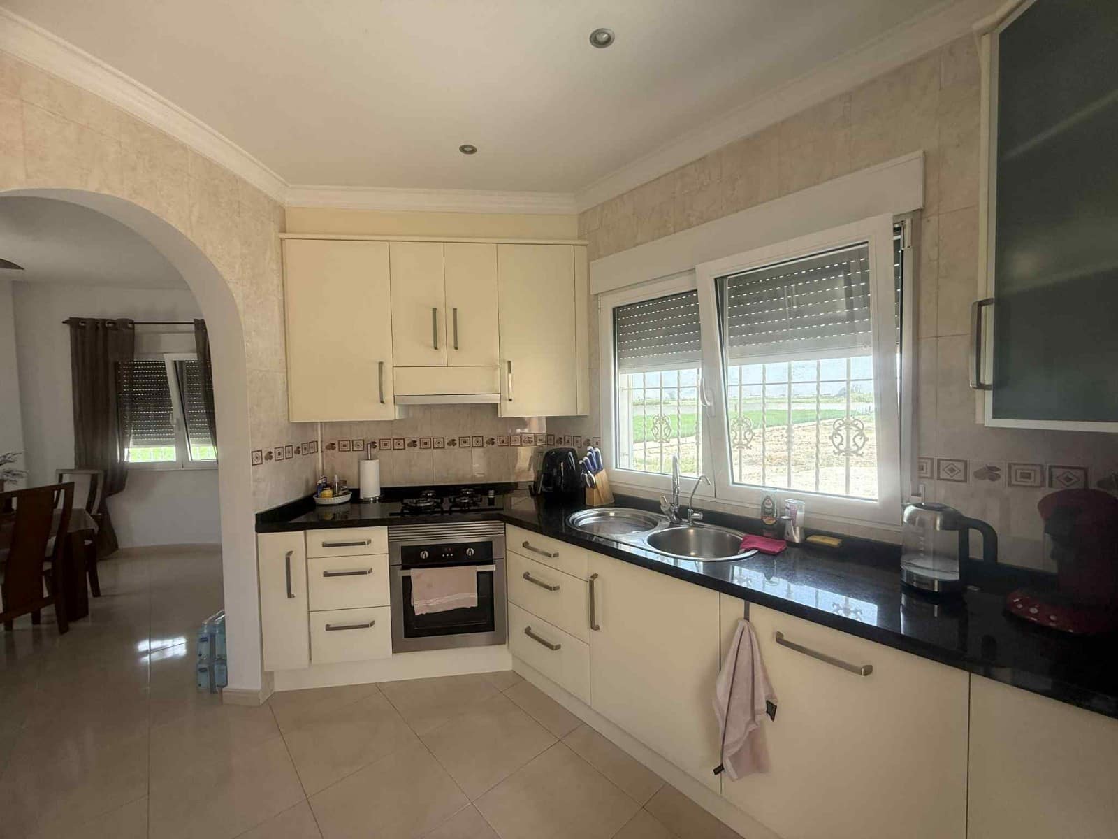 6 soveværelse Semi-Rækkehus til salg i Almoradi med swimmingpool garage - € 850.000 (Ref: 9063448)