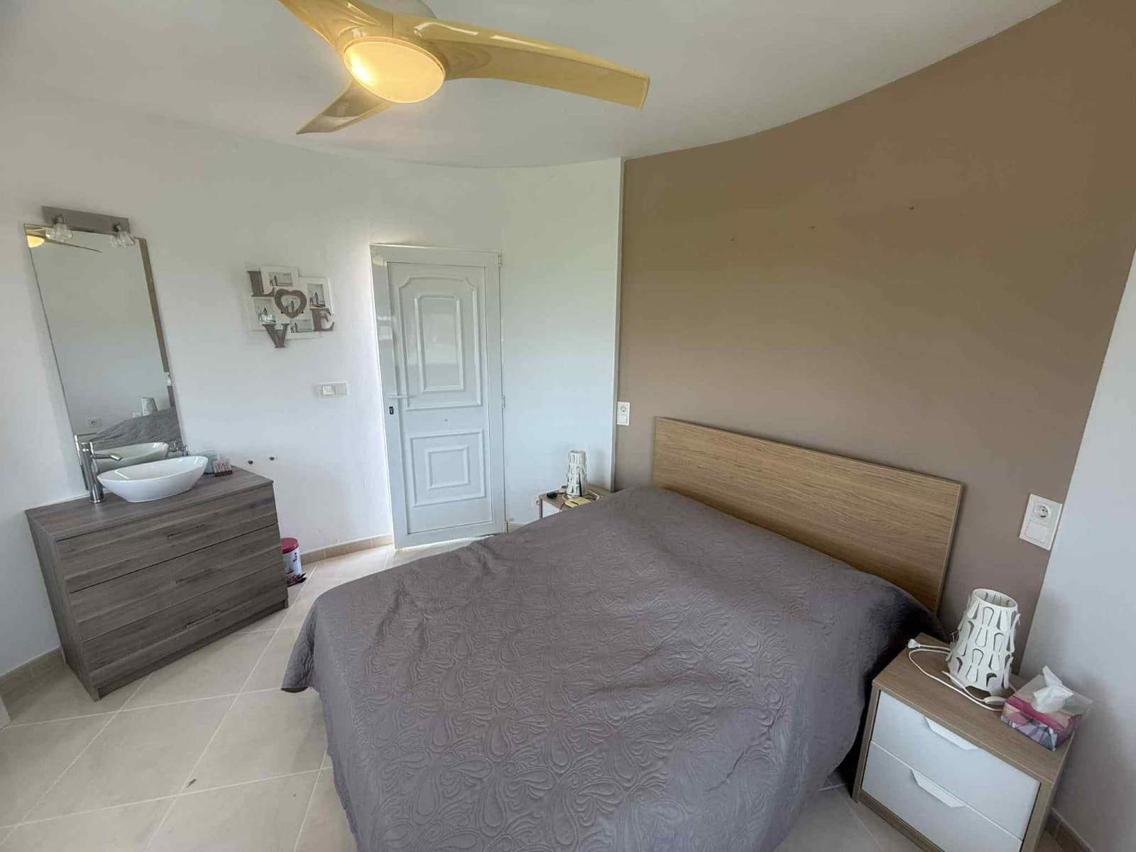 6 soveværelse Semi-Rækkehus til salg i Almoradi med swimmingpool garage - € 850.000 (Ref: 9063448)