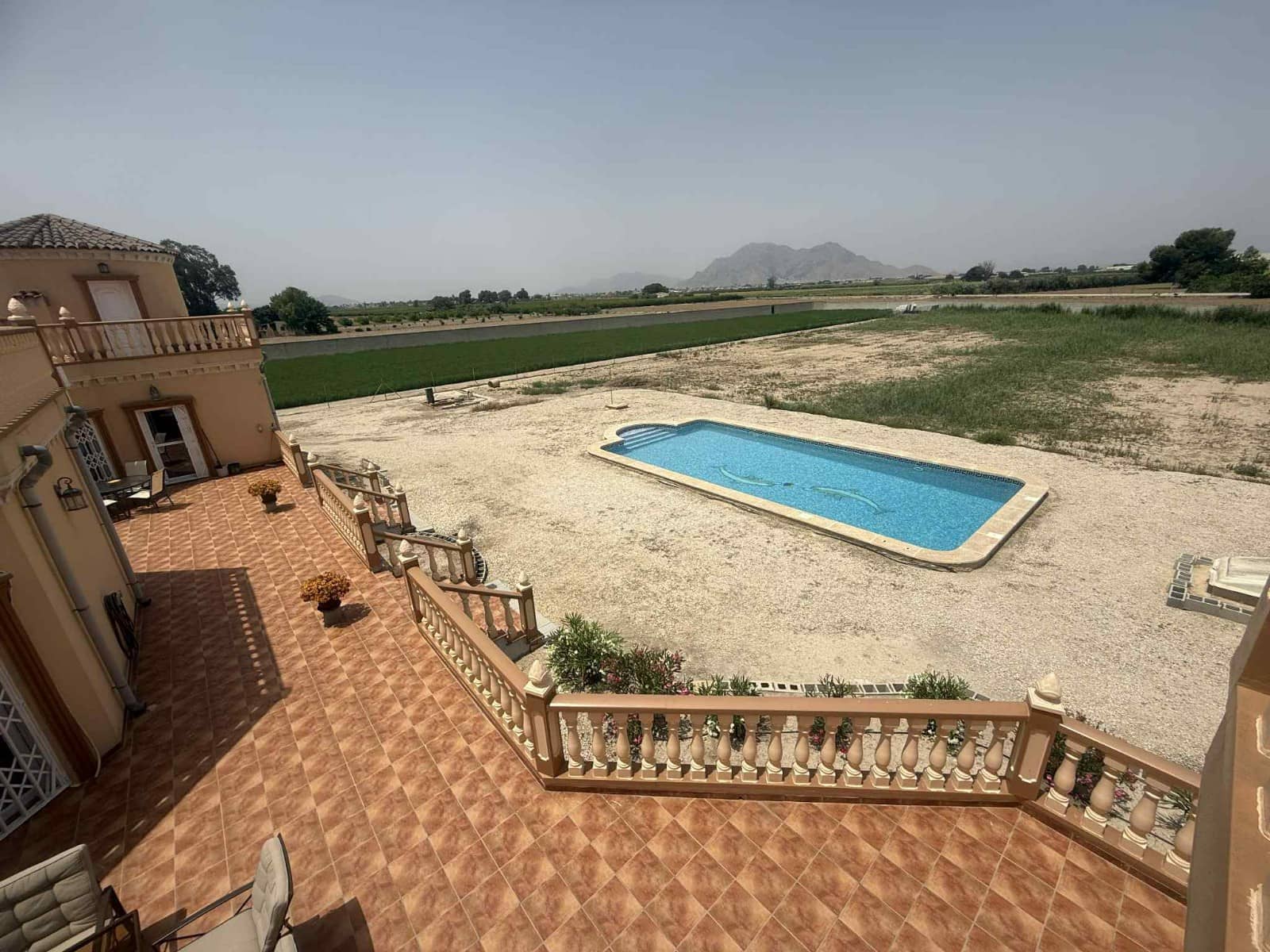 6 soveværelse Semi-Rækkehus til salg i Almoradi med swimmingpool garage - € 850.000 (Ref: 9063448)