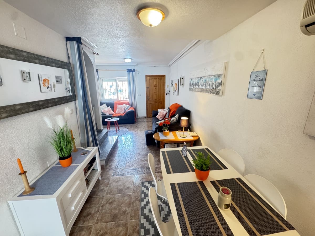 3 soveværelse Byhus til salg i La Zenia med swimmingpool - € 189.999 (Ref: 9076548)