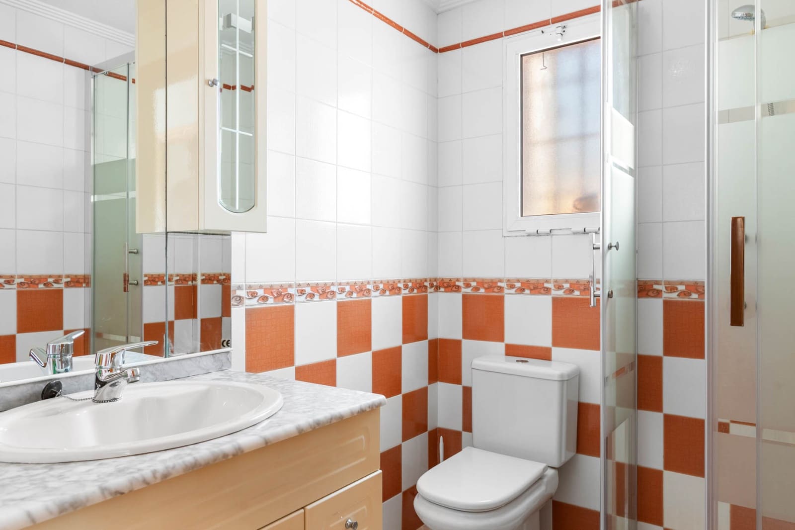 Apartamento de 3 habitaciones en Orihuela Costa en venta con piscina - 190.000 € (Ref: 9076567)