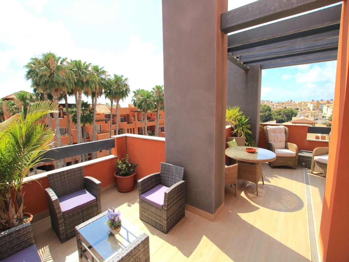 2 bedroom Apartment for sale in Villamartin - € 285,000 (Ref: 9076582)