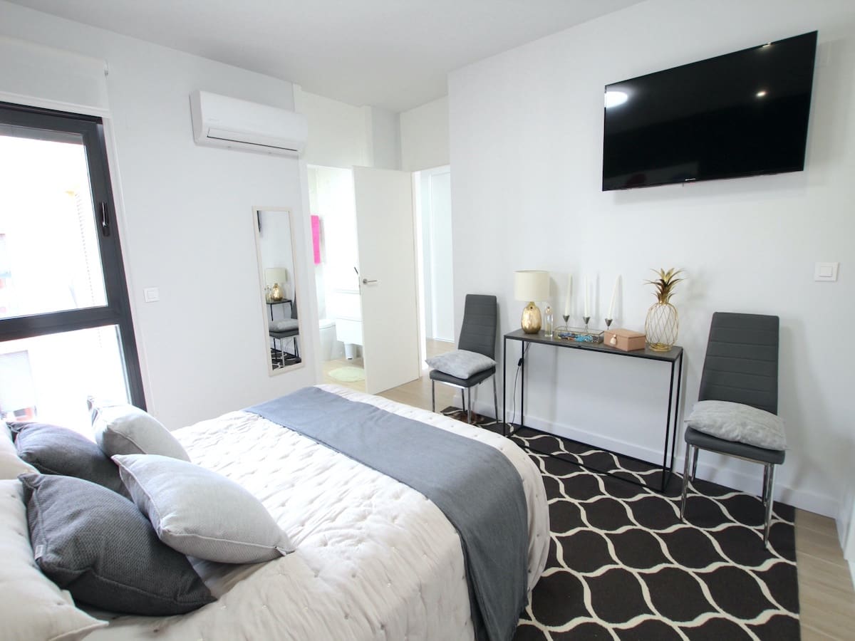 2 bedroom Apartment for sale in Villamartin - € 285,000 (Ref: 9076582)