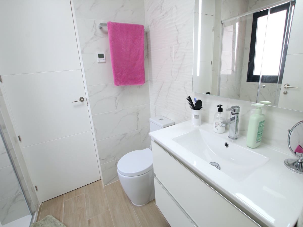 2 bedroom Apartment for sale in Villamartin - € 285,000 (Ref: 9076582)