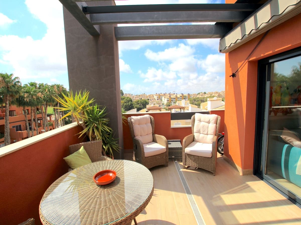 2 bedroom Apartment for sale in Villamartin - € 285,000 (Ref: 9076582)