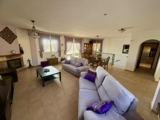 3 bedroom Villa for sale in Almoradí with pool - € 599,990 (Ref: 9076590)