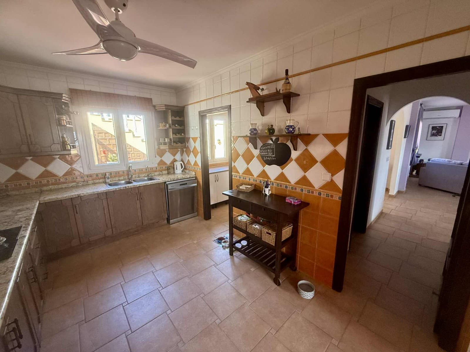 3 soveværelse Villa til salg i Almoradi med swimmingpool - € 599.990 (Ref: 9076590)