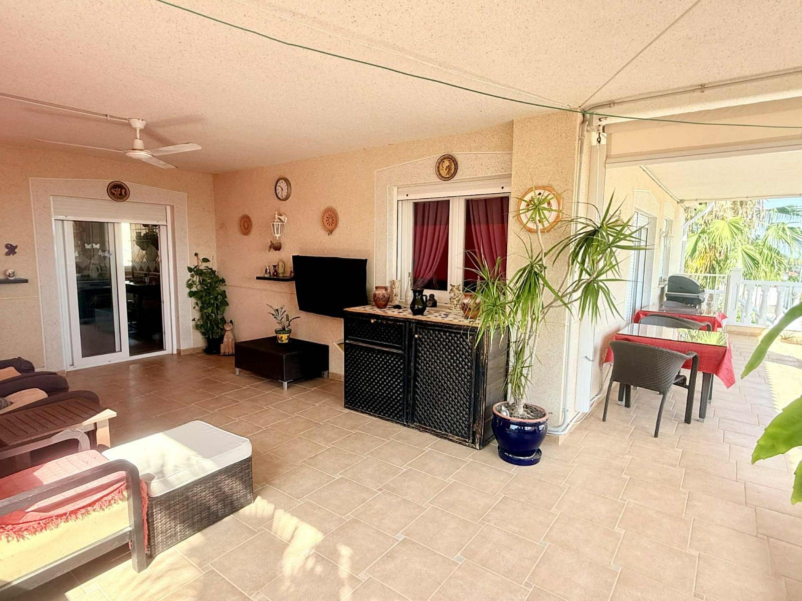 3 soveværelse Villa til salg i Almoradi med swimmingpool - € 599.990 (Ref: 9076590)