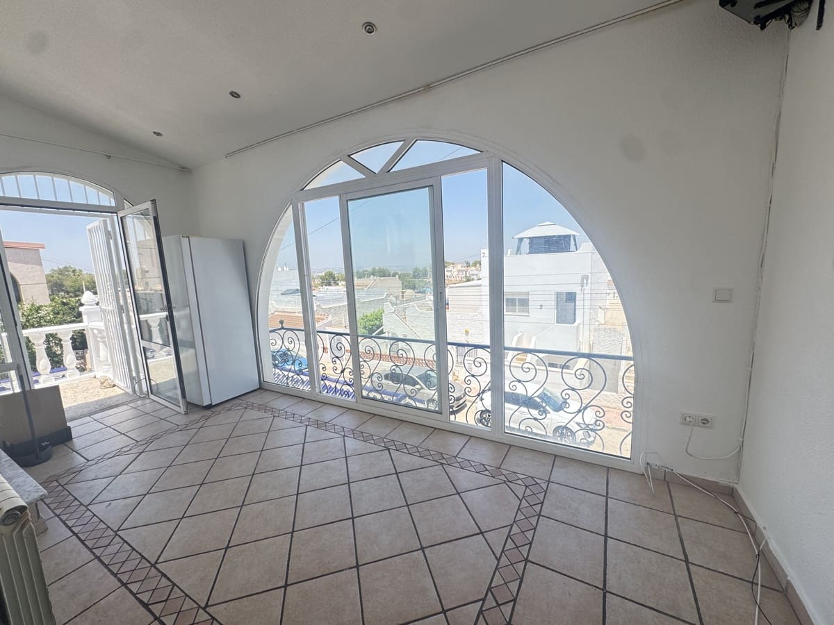 3 soverom Hus til salgs i Villamartin med svømmebasseng - € 280 000 (Ref: 9101070)