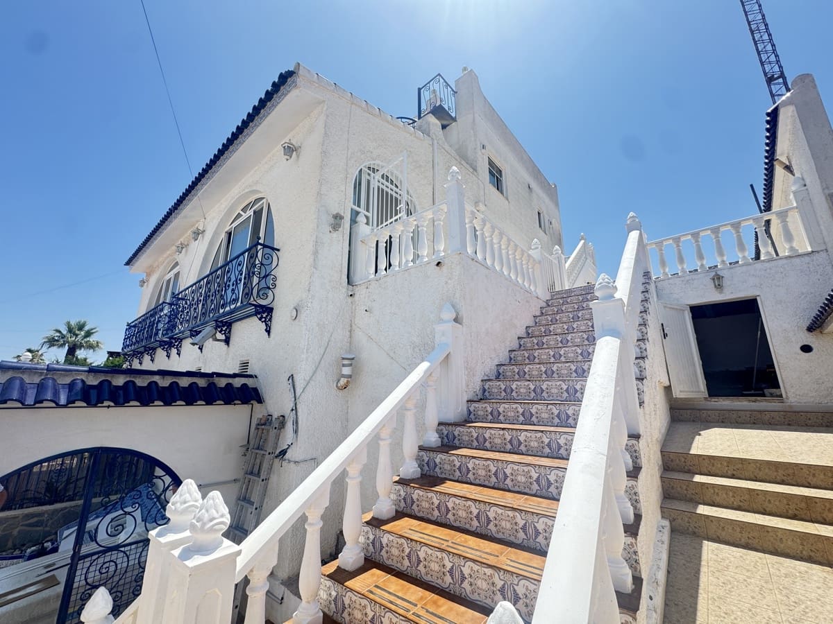 3 soverom Hus til salgs i Villamartin med svømmebasseng - € 280 000 (Ref: 9101070)