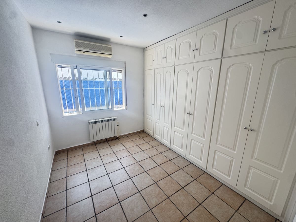 3 soverom Hus til salgs i Villamartin med svømmebasseng - € 280 000 (Ref: 9101070)