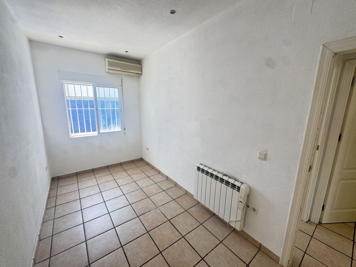 3 soverom Hus til salgs i Villamartin med svømmebasseng - € 280 000 (Ref: 9101070)