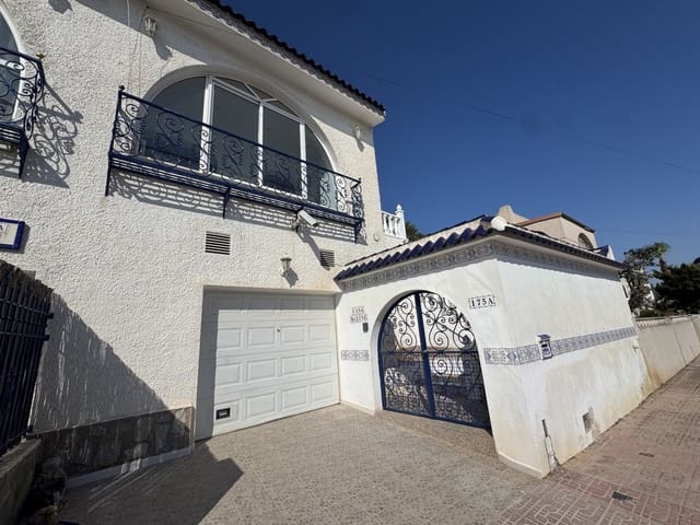 3 bedroom Townhouse for sale in Villamartin, Orihuela with pool - € 280,000 (Ref: 9101070)