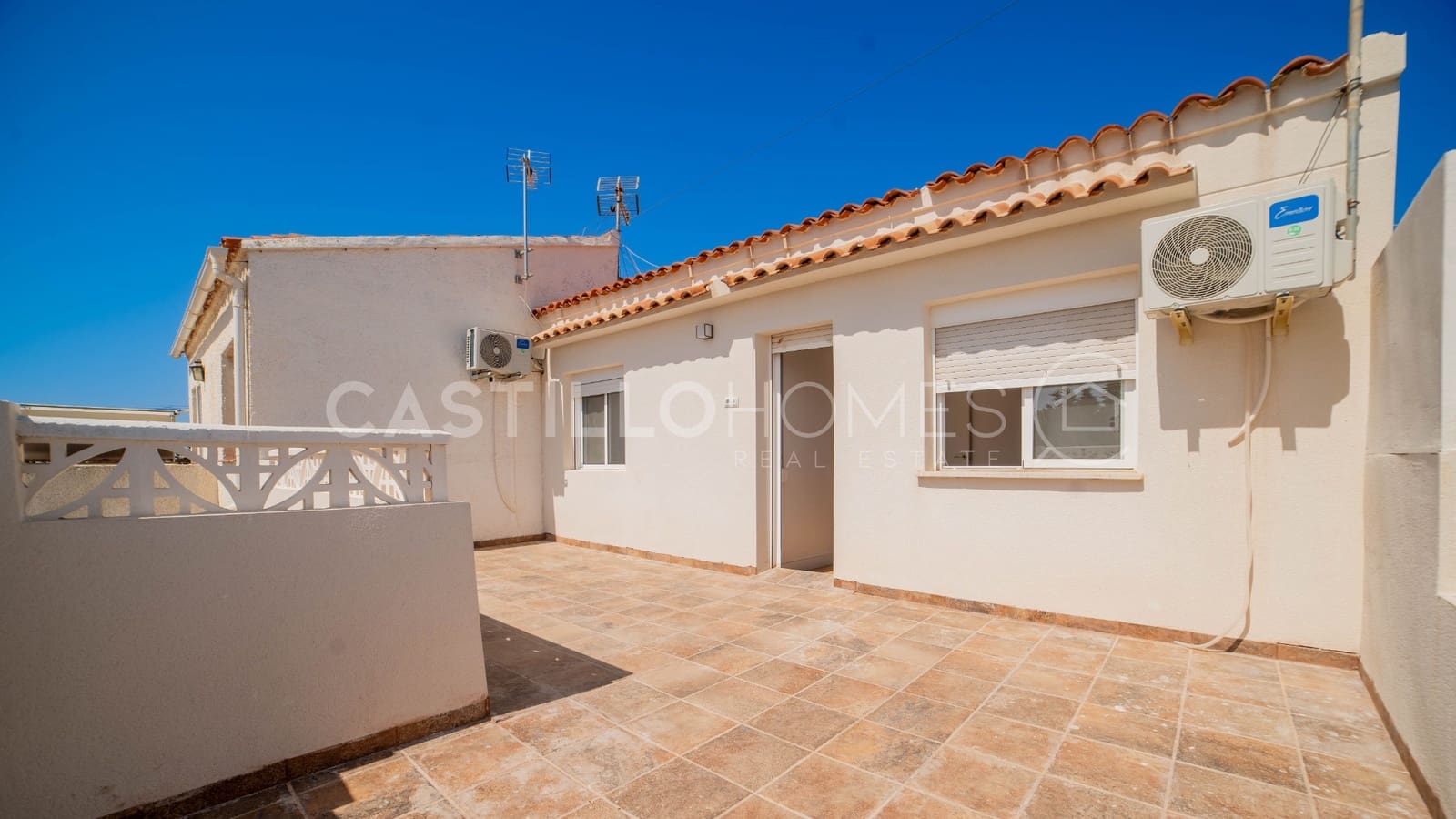 3 bedroom Townhouse for sale in Torrevieja - € 189,999 (Ref: 9106160)