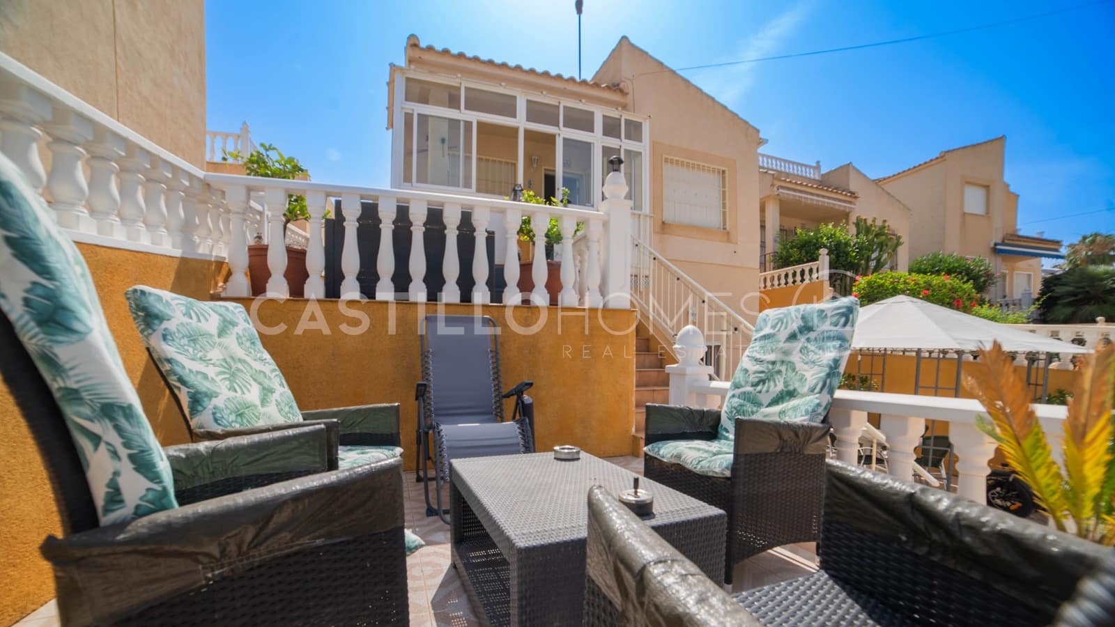 Casa de 4 habitaciones en Torrevieja en venta con piscina - 290.000 € (Ref: 9106162)