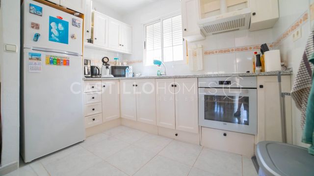 4 sypialnia Dom na sprzedaż w Torrevieja z basenem - 290 000 € (Ref: 9106162)