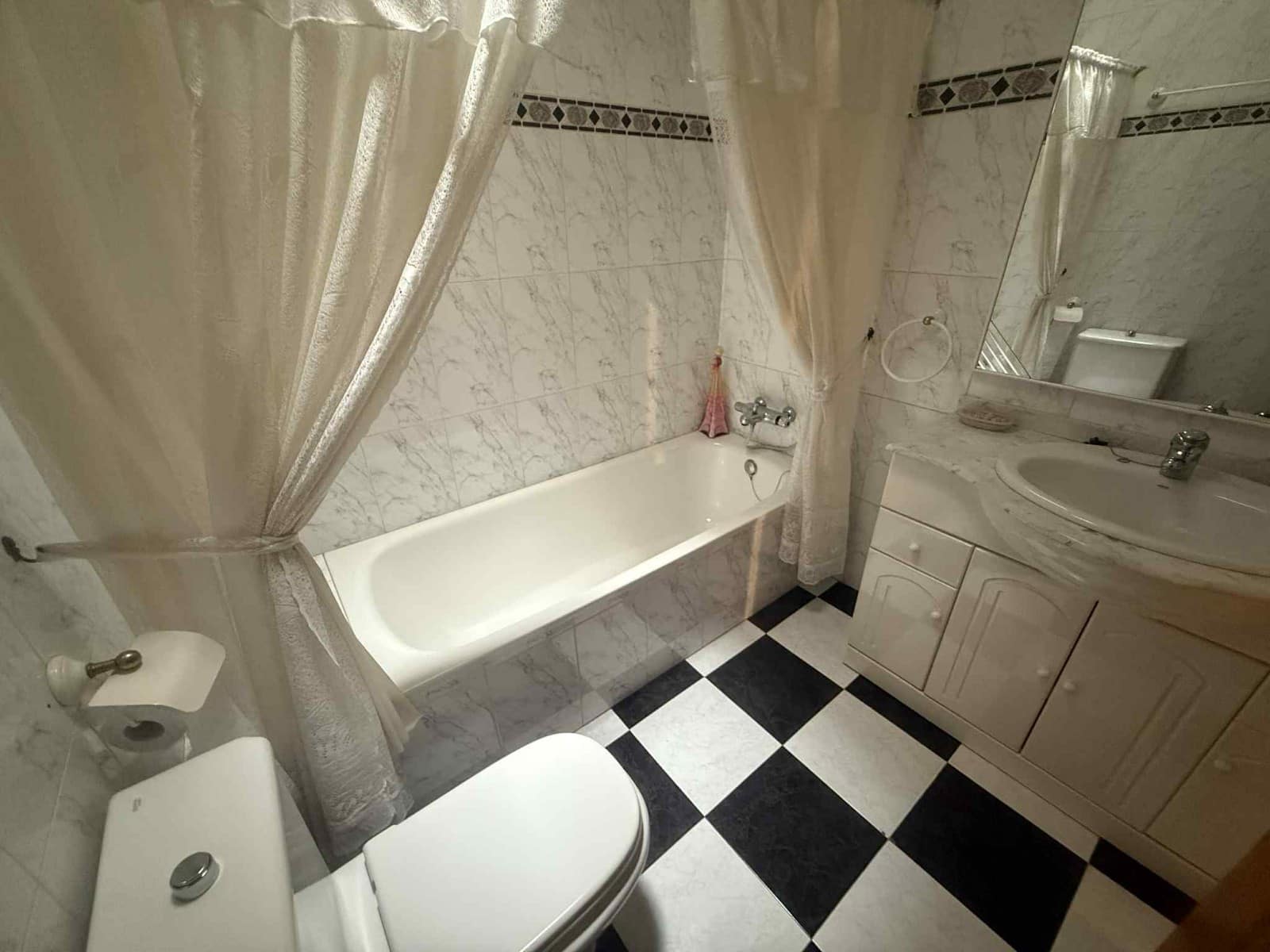 4 soveværelse Byhus til salg i Almoradi med garage - € 175.000 (Ref: 9123749)