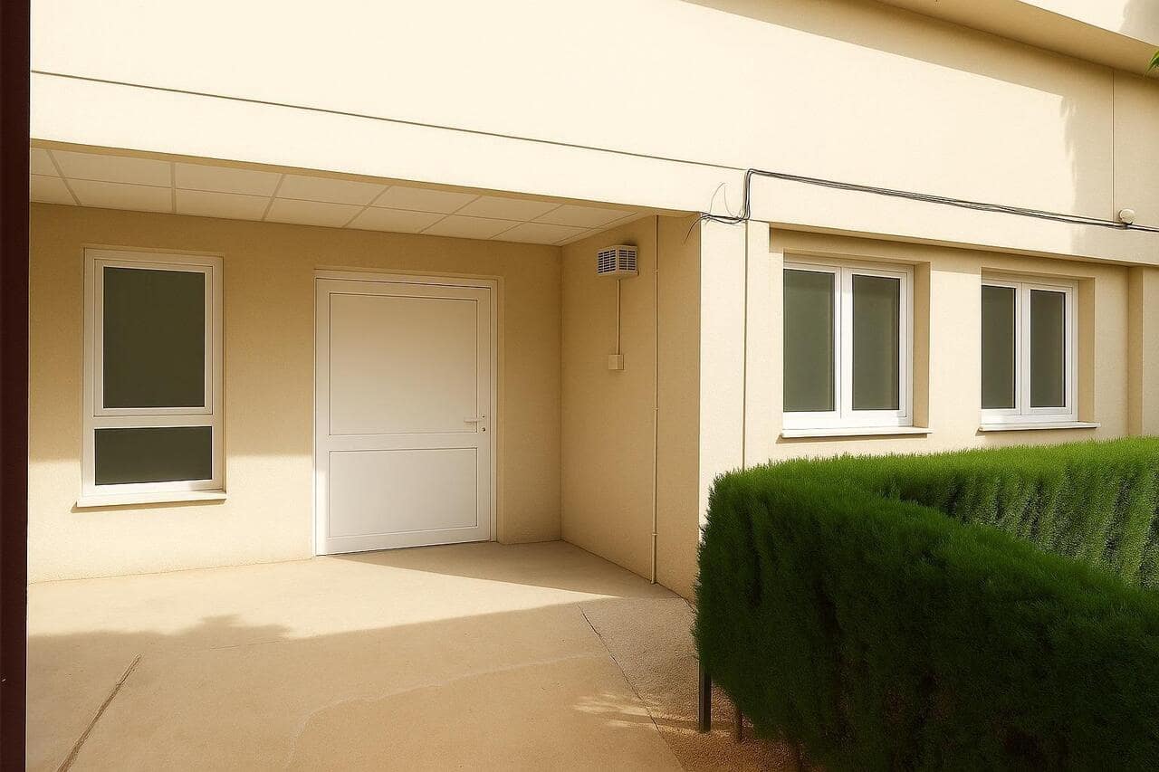 Komercyjne na sprzedaż w Orihuela Costa z basenem garażem - 135 000 € (Ref: 9131367)