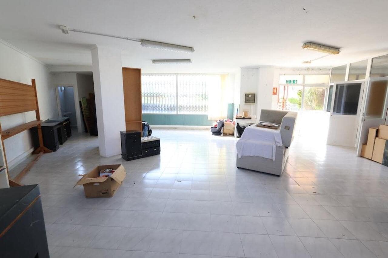 Komercyjne na sprzedaż w Orihuela Costa z basenem garażem - 135 000 € (Ref: 9131367)