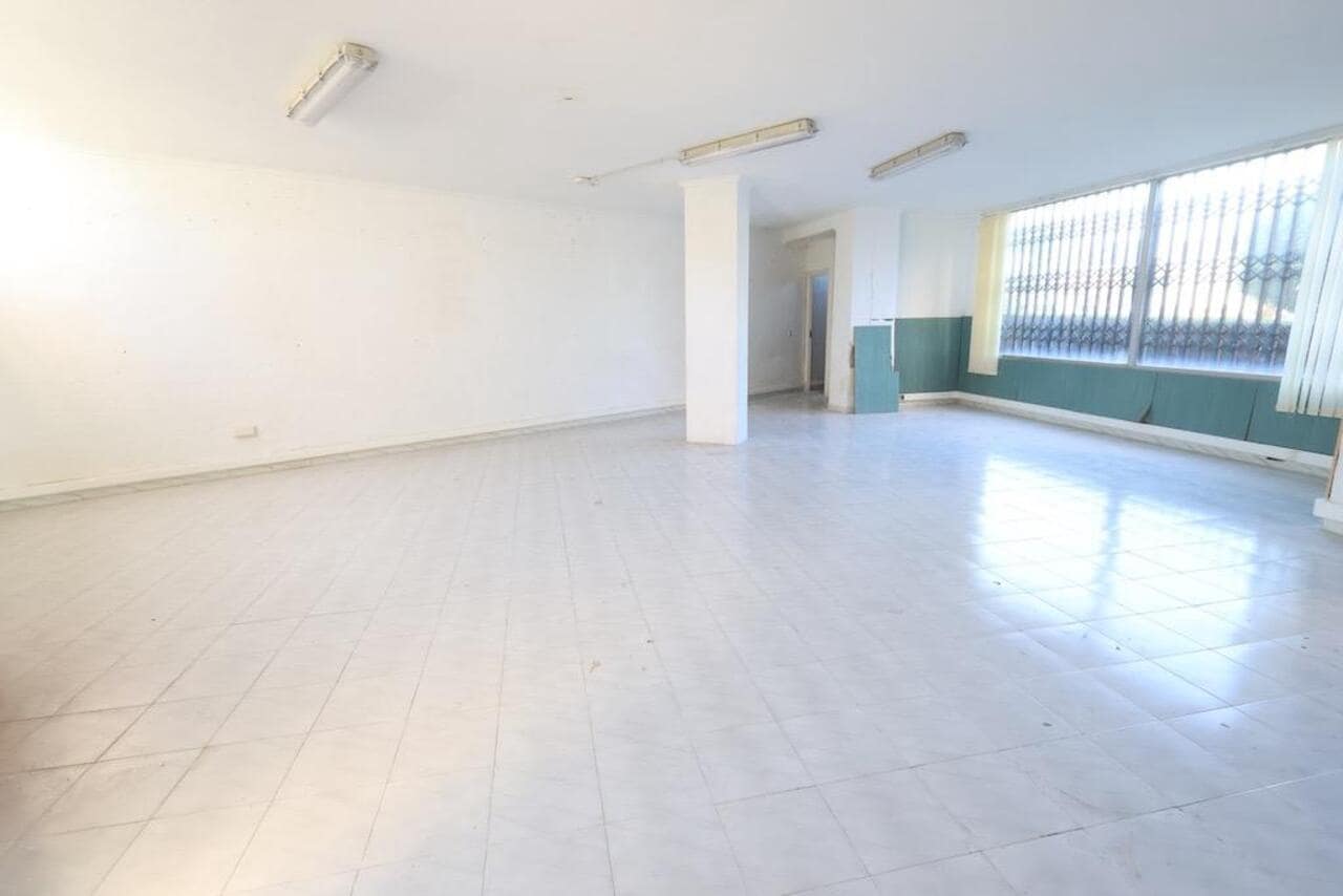 Komercyjne na sprzedaż w Orihuela Costa z basenem garażem - 135 000 € (Ref: 9131367)