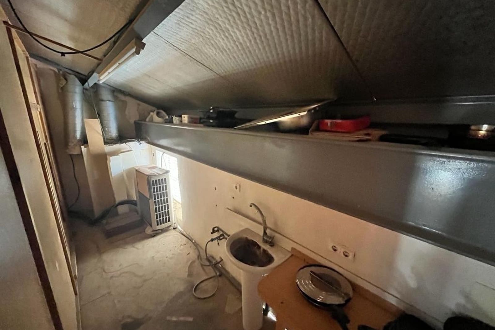 Commercial for sale in Algorfa with pool - € 100,000 (Ref: 9138263)