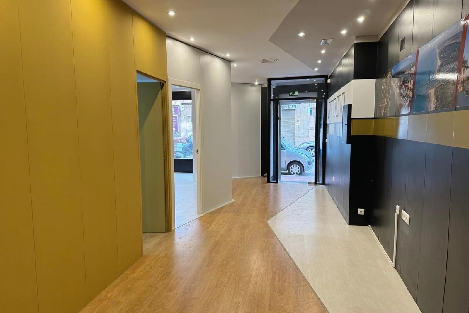 Commercieel te koop in Guardamar del Segura met zwembad - € 222.200 (Ref: 9138268)