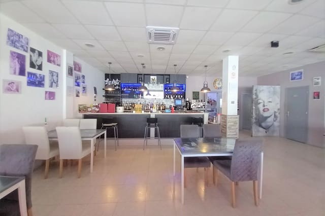 Commercieel te koop in Guardamar del Segura met garage - € 200.000 (Ref: 9138269)