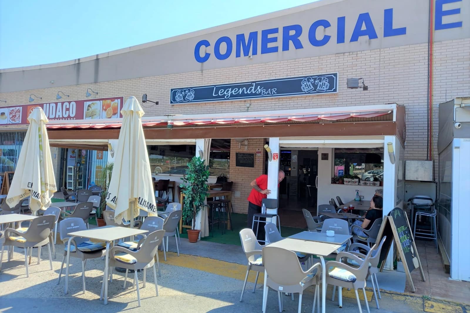 Commercieel te koop in Guardamar del Segura met garage - € 200.000 (Ref: 9138269)
