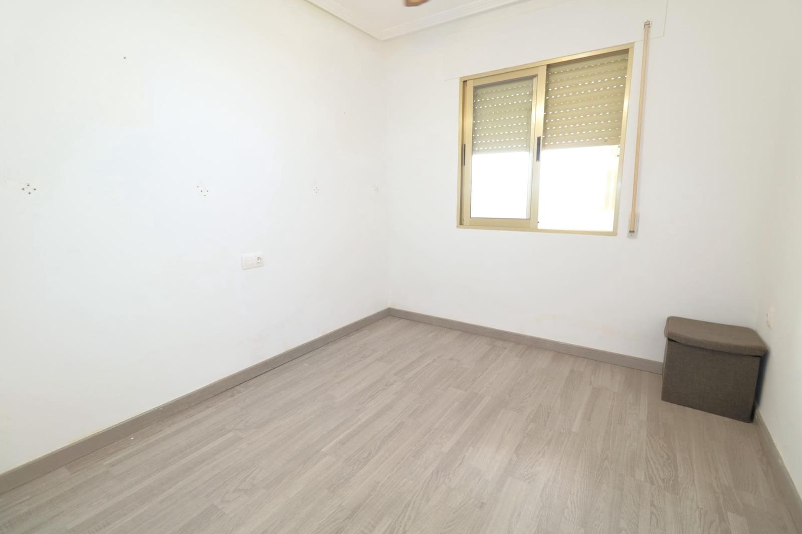 2 bedroom Apartment for sale in Torrevieja with garage - € 170,000 (Ref: 9146316)