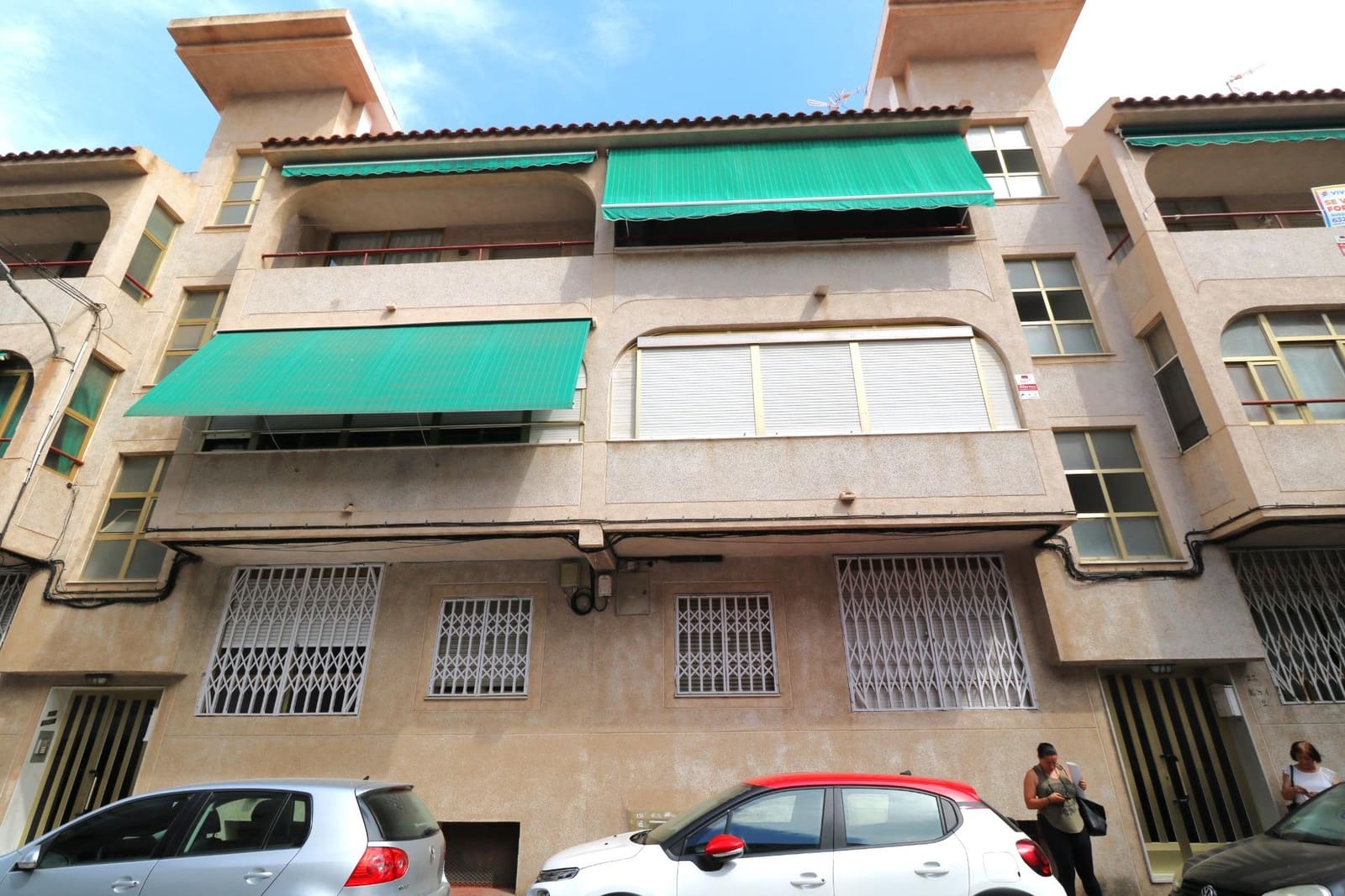 2 bedroom Apartment for sale in Torrevieja with garage - € 170,000 (Ref: 9146316)