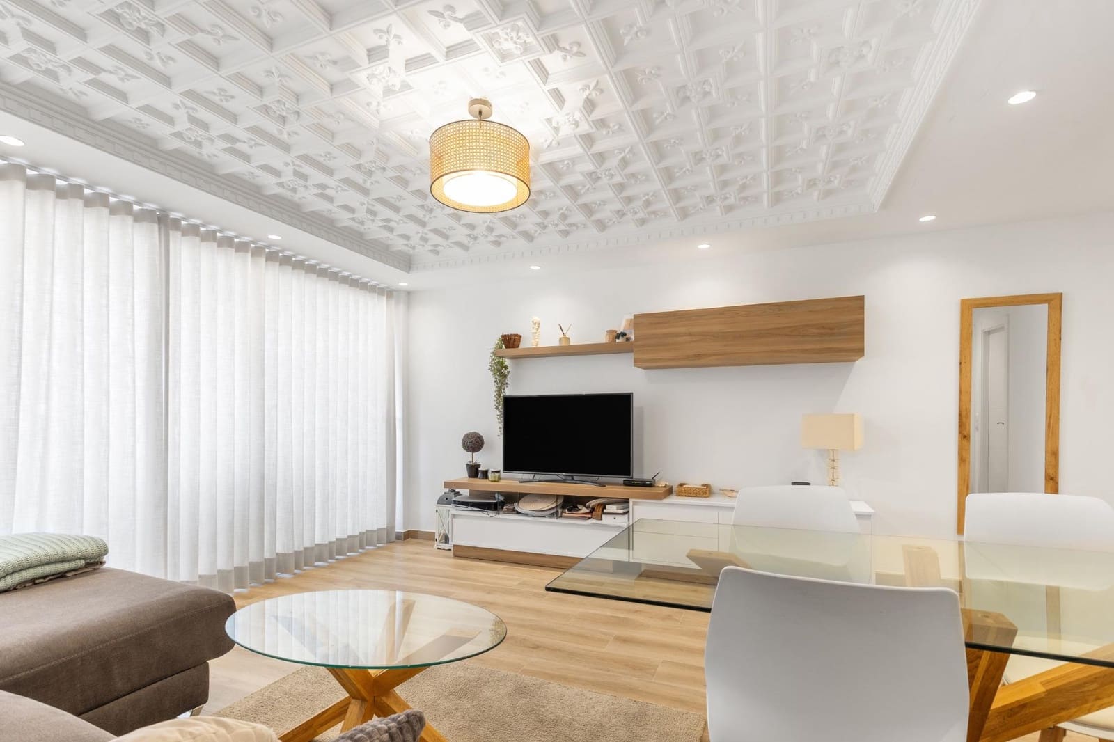 Apartamento de 3 habitaciones en Torrevieja en venta con piscina - 295.000 € (Ref: 9150939)