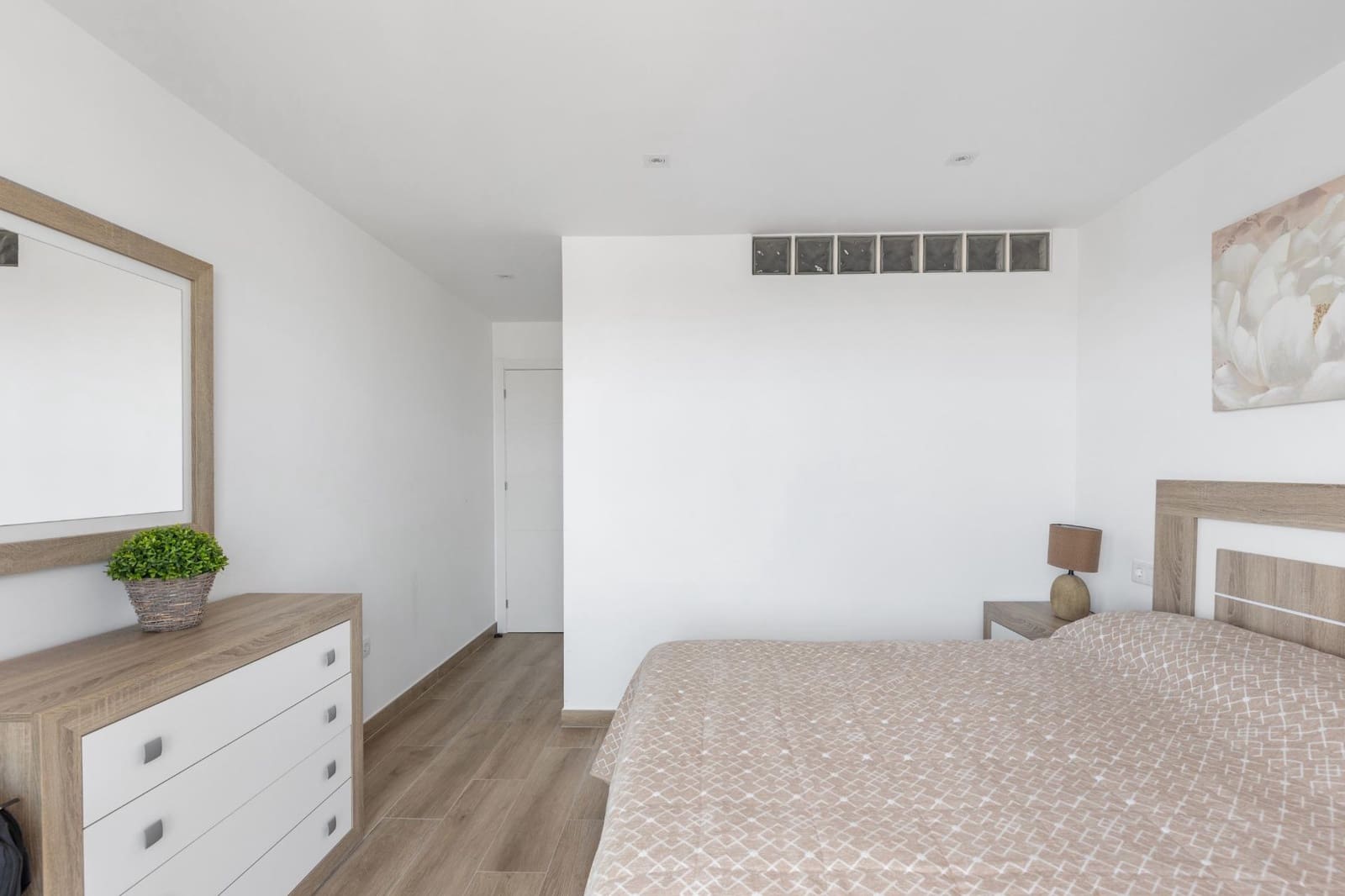 Apartamento de 3 habitaciones en Torrevieja en venta con piscina - 295.000 € (Ref: 9150939)