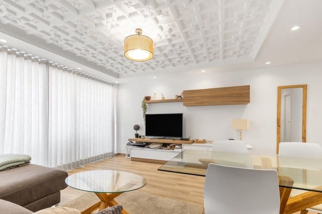 Apartamento de 3 habitaciones en Torrevieja en venta con piscina - 295.000 € (Ref: 9150939)