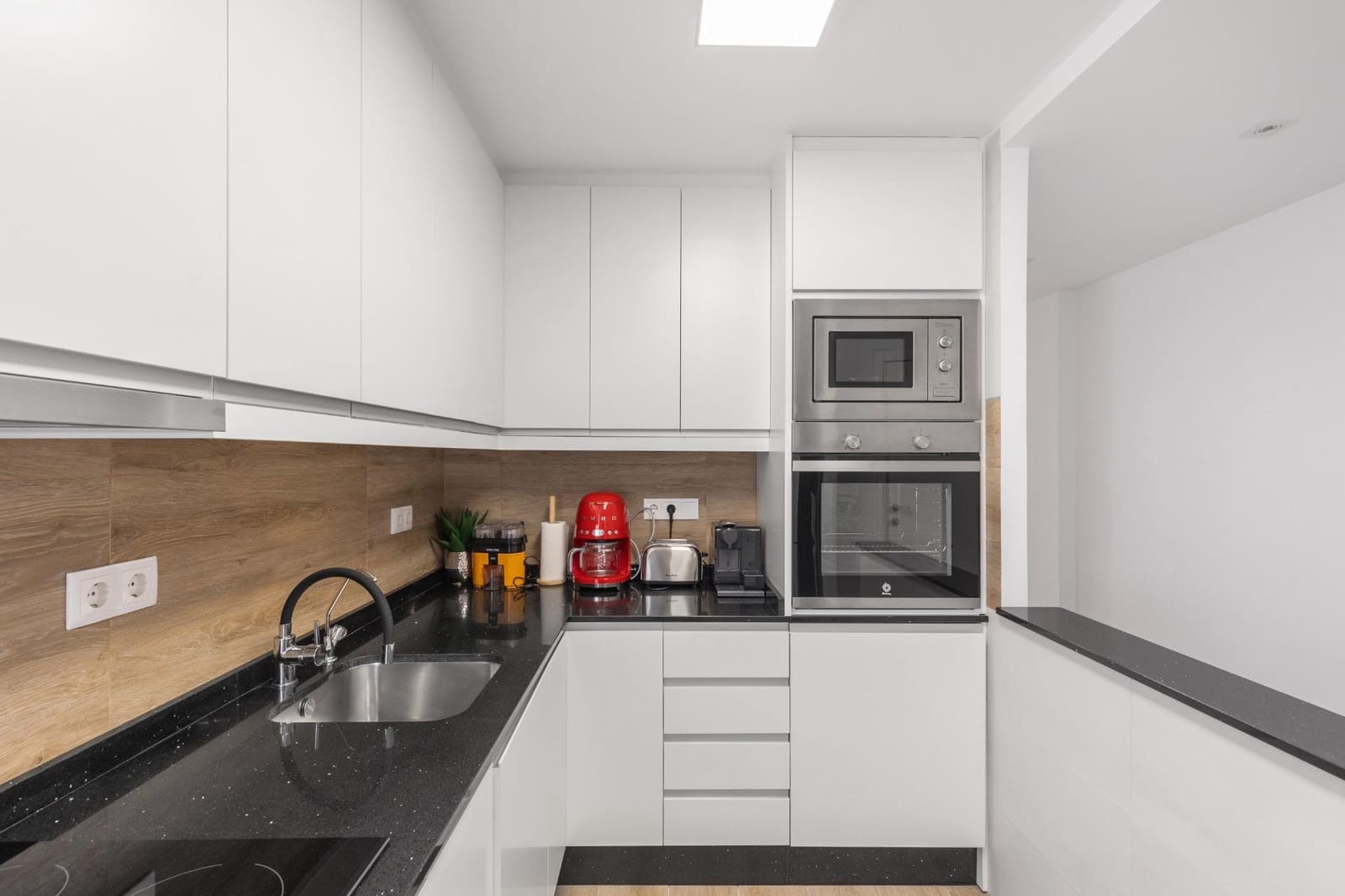 Apartamento de 3 habitaciones en Torrevieja en venta con piscina - 295.000 € (Ref: 9150939)