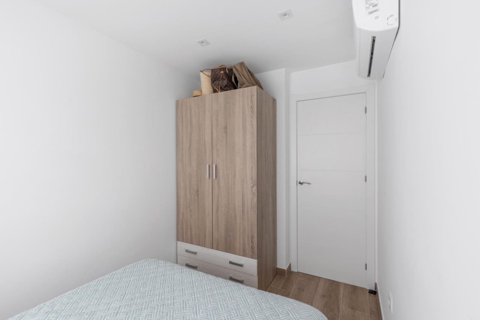 Apartamento de 3 habitaciones en Torrevieja en venta con piscina - 295.000 € (Ref: 9150939)