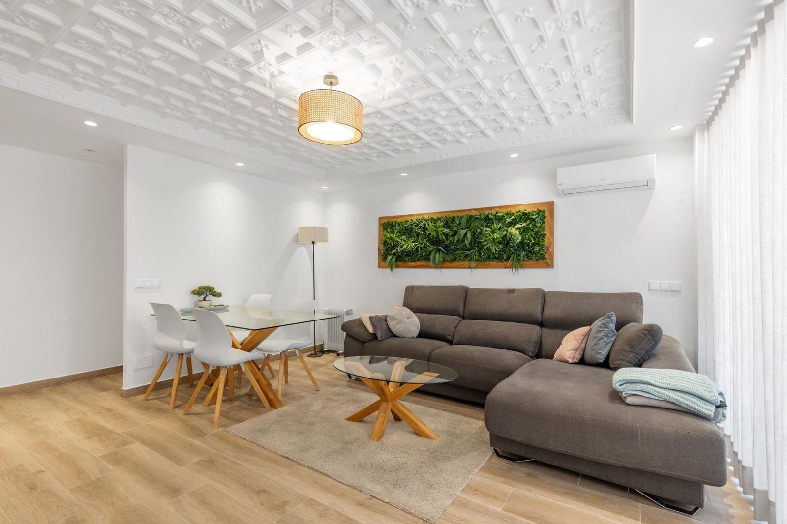 Apartamento de 3 habitaciones en Torrevieja en venta con piscina - 295.000 € (Ref: 9150939)